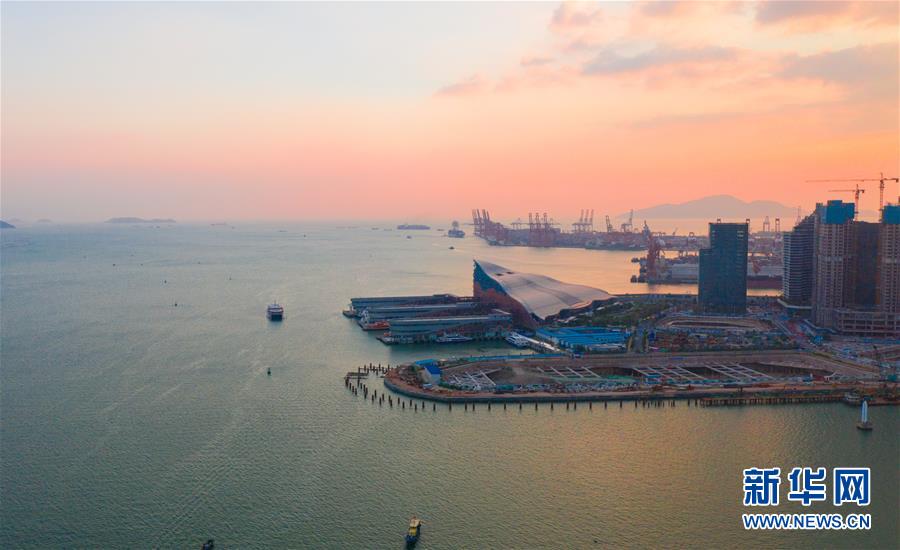 （在習(xí)近平新時(shí)代中國(guó)特色社會(huì)主義思想指引下&mdash;&mdash;新時(shí)代新作為新篇章&middot;習(xí)近平總書(shū)記關(guān)切事&middot;圖文互動(dòng)）（12）我家大門(mén)常打開(kāi)&mdash;&mdash;經(jīng)濟(jì)特區(qū)全方位對(duì)外開(kāi)放故事