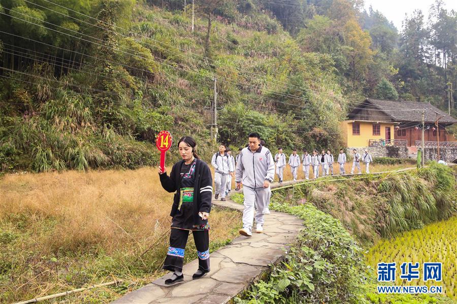 （在習(xí)近平新時代中國特色社會主義思想指引下——新時代新作為新篇章·習(xí)近平總書記關(guān)切事·圖文互動）（3）精準(zhǔn)扶貧7年，十八洞村“長”出10余種新職業(yè)