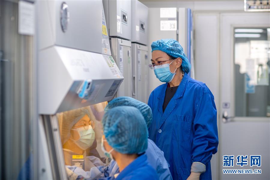 (新華全媒頭條·圖文互動(dòng))(1)不放棄每一位病患——抗艾一線(xiàn)工作者群像掃描