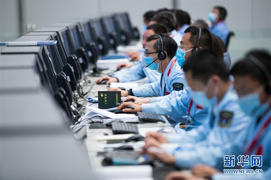 (嫦娥五號(hào)探月)(8)嫦娥五號(hào)探測(cè)器實(shí)施動(dòng)力下降并成功著陸