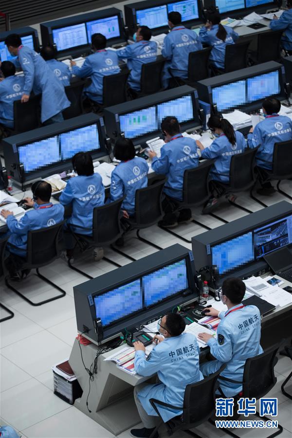 (嫦娥五號(hào)探月)(10)嫦娥五號(hào)探測(cè)器實(shí)施動(dòng)力下降并成功著陸