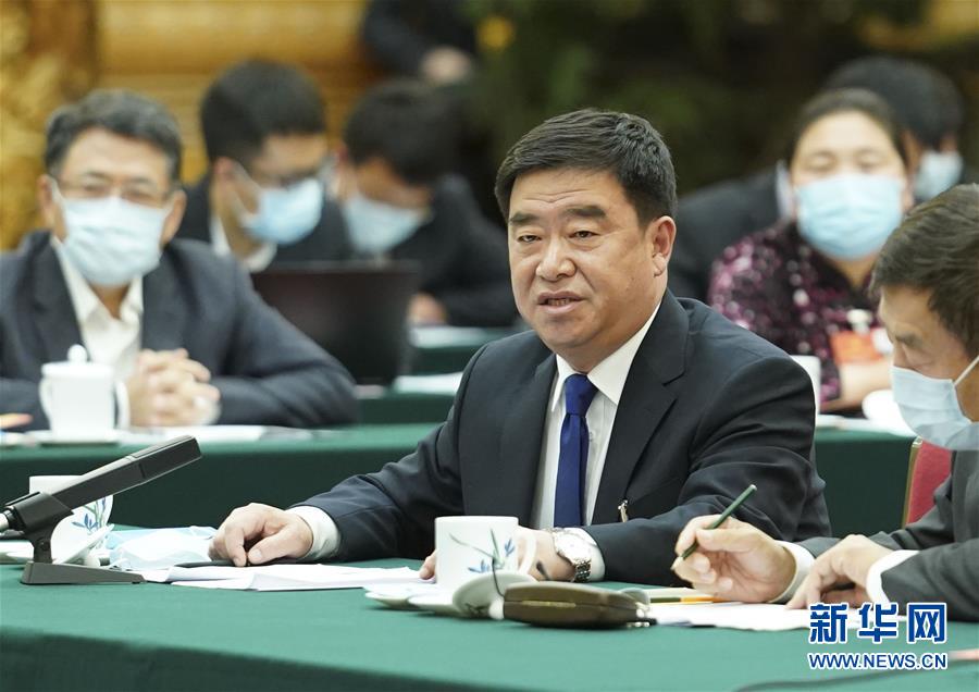 （新華全媒頭條·圖文互動）（6）從人民中汲取磅礴力量——習近平總書記同出席2020年全國兩會人大代表、政協(xié)委員共商國是紀實