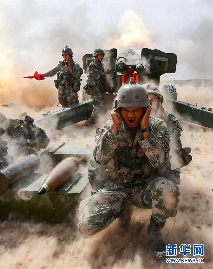 （新華全媒頭條·圖文互動(dòng)）（9）沿著中國(guó)特色強(qiáng)軍之路闊步前進(jìn)——黨中央、中央軍委領(lǐng)導(dǎo)推進(jìn)國(guó)防和軍隊(duì)建設(shè)70年紀(jì)實(shí)