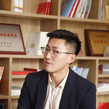【青春的故事】“鋼鐵人”是怎樣煉成的？