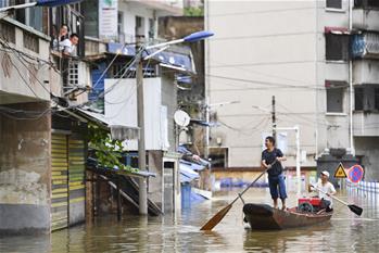 洪水來時(shí)，那暖心的民間救援