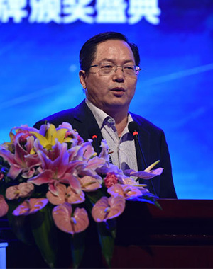 經(jīng)濟(jì)學(xué)家、中國(guó)人民銀行研究局研究員鄒平座
