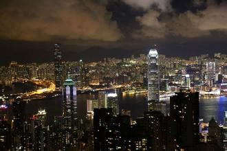 中央對(duì)香港行政長(zhǎng)官是有標(biāo)準(zhǔn)的，是一貫的