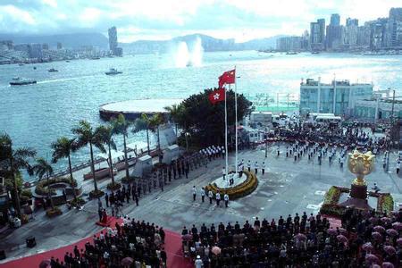 今年7月1日香港將迎來(lái)回歸祖國(guó)20周年，這是一件大事、盛事