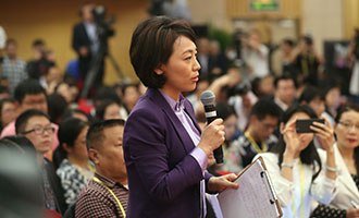 中央電視臺(tái)、中國國際電視臺(tái)記者提問