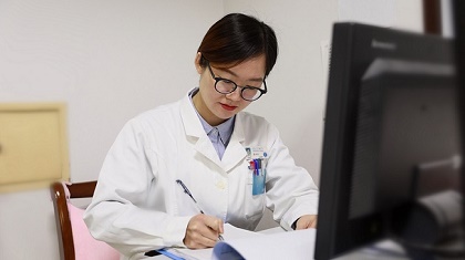 有才！這位女醫(yī)生自創(chuàng)說唱視頻，讓科普更“接地氣”