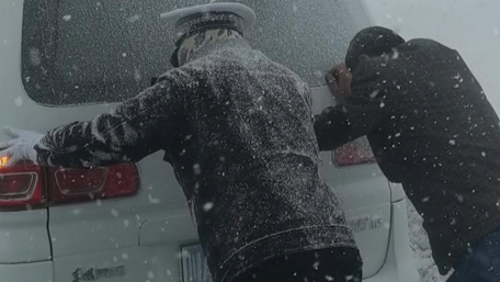 “冰雕”交警找到了！致敬戰(zhàn)斗在抗風(fēng)雪一線的交警