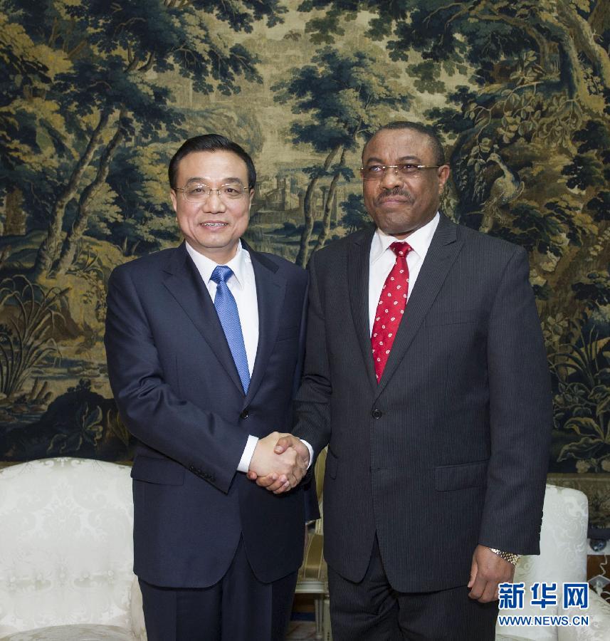 5月4日，中國(guó)國(guó)務(wù)院總理李克強(qiáng)在亞的斯亞貝巴與埃塞俄比亞總理海爾馬里亞姆舉行會(huì)談。  新華社記者 王曄 攝