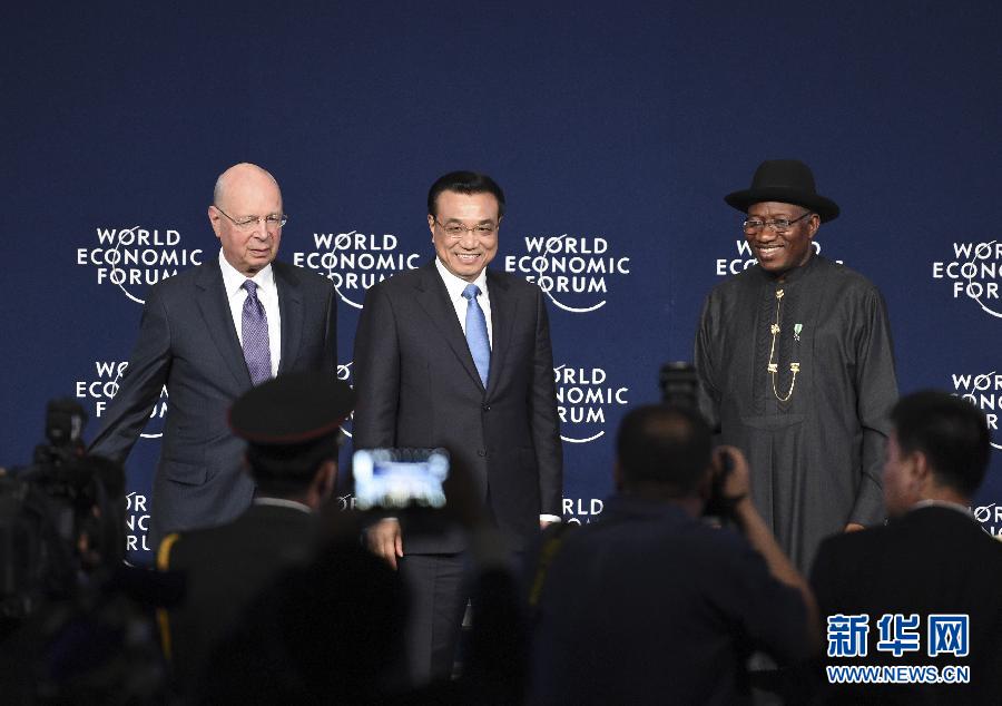 5月8日，中國國務(wù)院總理李克強在阿布賈出席第24屆世界經(jīng)濟論壇非洲峰會全會，發(fā)表題為《共同推動非洲發(fā)展邁上新臺階》的特別致辭。新華社記者 李學仁 攝 