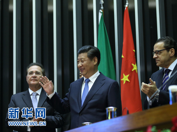 7月16日，國家主席習(xí)近平在巴西國會發(fā)表《弘揚(yáng)傳統(tǒng)友好共譜合作新篇》的演講。 新華社記者 蘭紅光 攝 