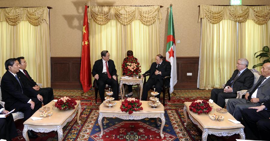 11月2日，正在阿爾及利亞進(jìn)行正式友好訪問的全國政協(xié)主席俞正聲在阿爾及爾會見阿總統(tǒng)布特弗利卡。 新華社記者 張鐸 攝