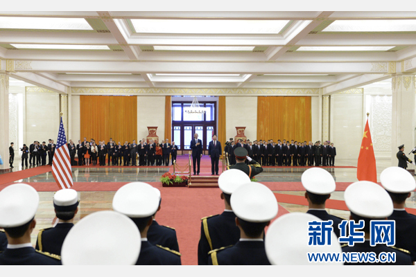 11月12日，國家主席習(xí)近平在北京人民大會堂舉行歡迎儀式，歡迎美國總統(tǒng)奧巴馬對中國進(jìn)行國事訪問。 新華社記者 馬占成 攝