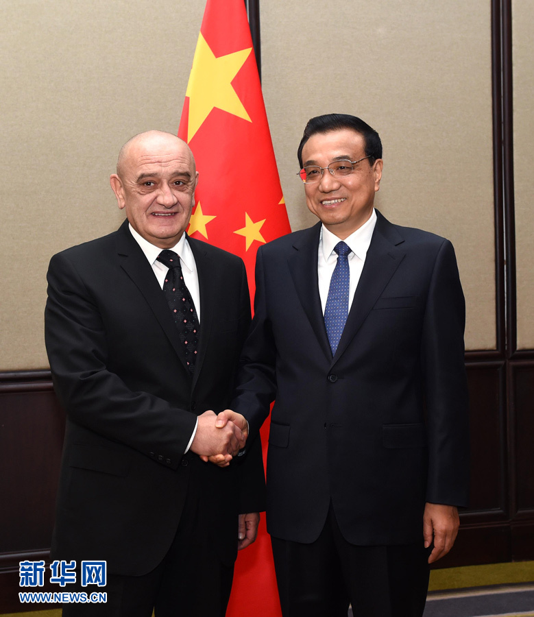 12月16日，中國國務(wù)院總理李克強(qiáng)在貝爾格萊德會(huì)見波黑部長會(huì)議主席貝萬達(dá)。 新華社記者 饒愛民 攝 