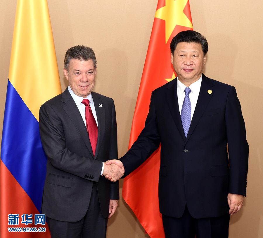 11月18日，國家主席習(xí)近平在菲律賓馬尼拉會見哥倫比亞總統(tǒng)桑托斯。 新華社記者 饒愛民 攝