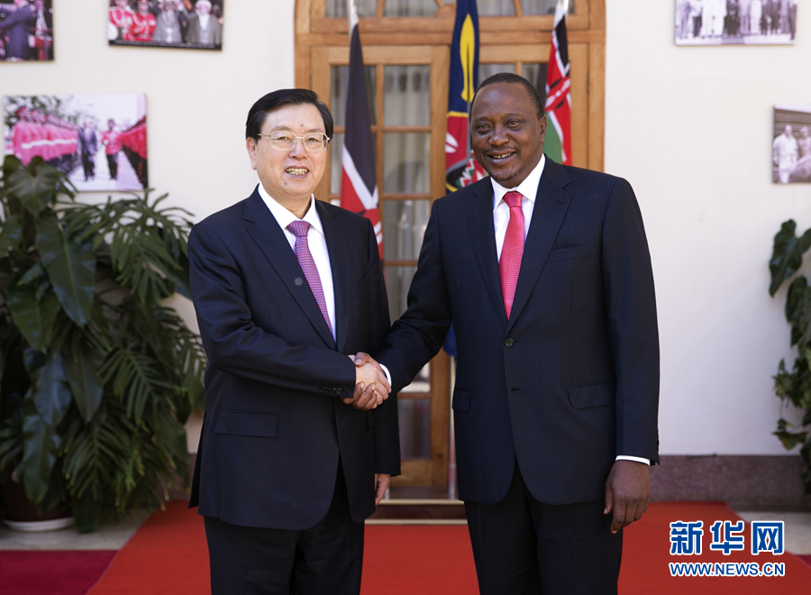3月23日至26日，全國人大常委會委員長張德江對肯尼亞進(jìn)行正式友好訪問。這是3月24日，張德江在肯尼亞首都內(nèi)羅畢會見肯尼亞總統(tǒng)肯雅塔。 新華社記者馬占成攝