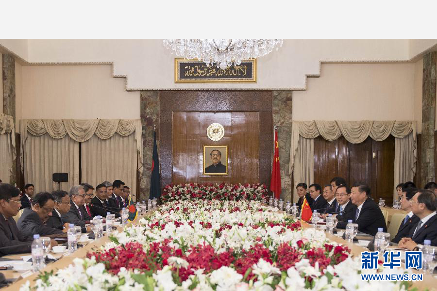 10月14日，國(guó)家主席習(xí)近平在達(dá)卡會(huì)見(jiàn)孟加拉國(guó)總統(tǒng)哈米德。新華社記者謝環(huán)馳攝 