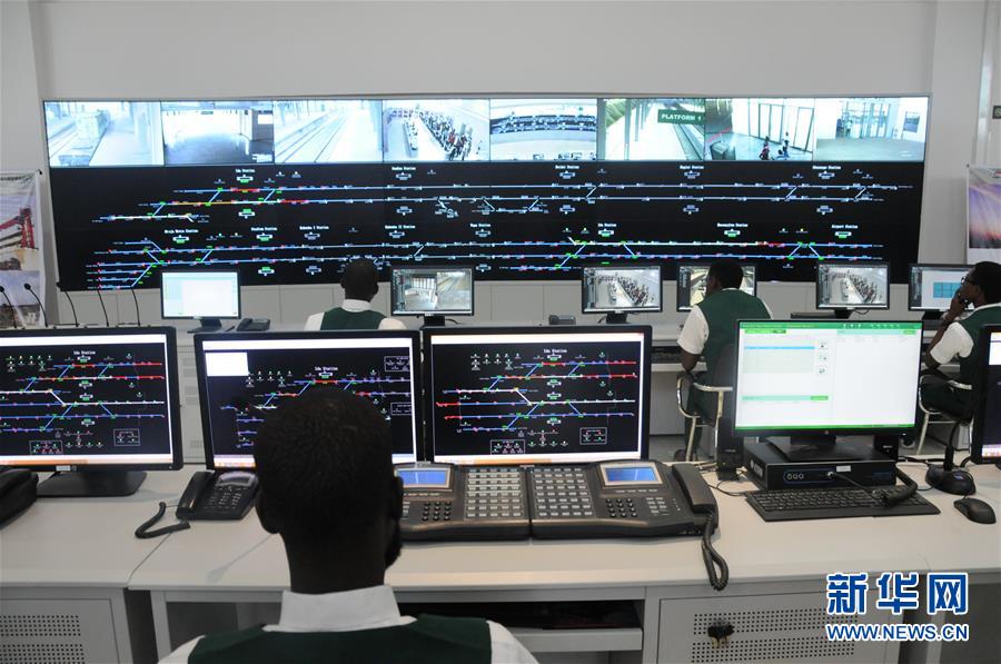 （國(guó)際&middot;圖文互動(dòng)）（2）阿布賈的新&ldquo;名片&rdquo;&mdash;&mdash;試乘西非第一條城鐵線(xiàn)