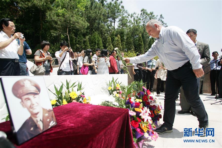 （國際&middot; 圖文互動(dòng)）（10）通訊：&ldquo;和平是我們共同的追求&rdquo;&mdash;&mdash;美國&ldquo;飛虎隊(duì)&rdquo;父子的中國情緣