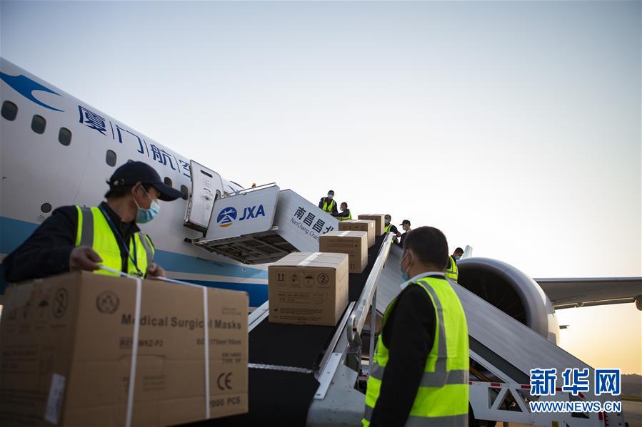 （聚焦疫情防控&middot;圖文互動(dòng)）（2）江西開通醫(yī)用防護(hù)物資國際航空貨郵包機(jī)