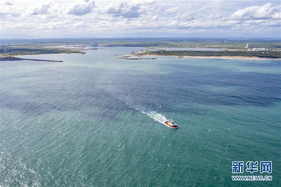 （國際&middot;圖文互動）（4）在斯里蘭卡中國專家和中資企業(yè)助力油輪滅火