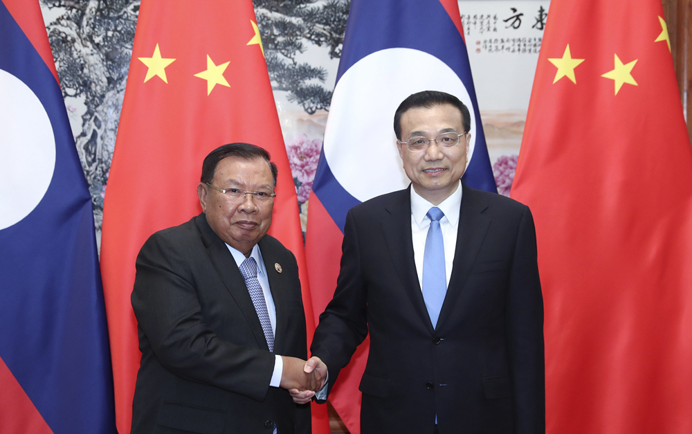 李克強(qiáng)會見老撾國家主席本揚